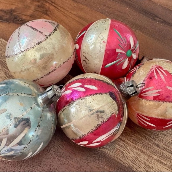5 Vintage Handpainted Glass Christmas Ornaments Early Poland - Picture 1 of 10